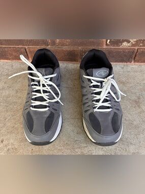 Athletic Works Men's Chunky Athletic Shoes Sneakers Grey Gray Size 11W